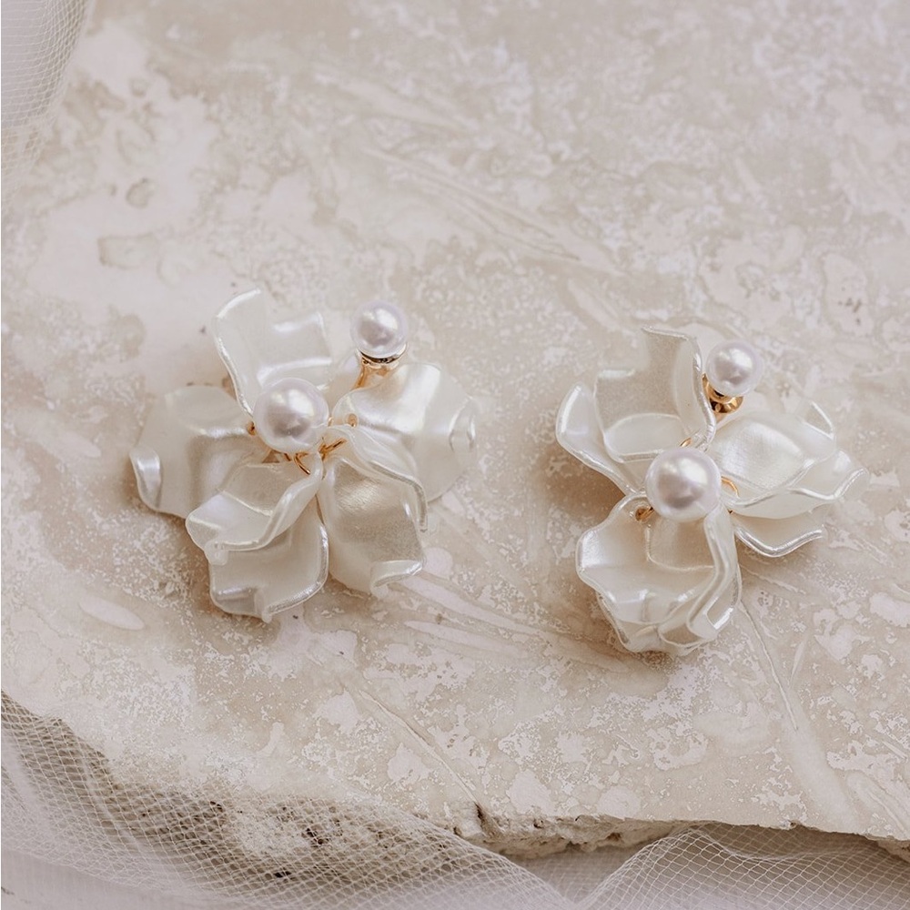 Jade Oi Studio Pearl Flower Wedding Earrings